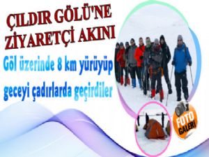 Çıldır Gölünde 8 km Yürüyüp, Geceyi Geçirdiler