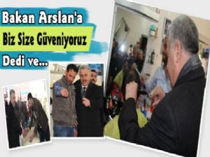 Bakan Arslan'a Kars Caddelerinde Sevgi Seli